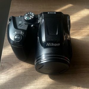 Black Nikon Coolpix B500. Used but look and worlds brand new. Clean,Battery inc